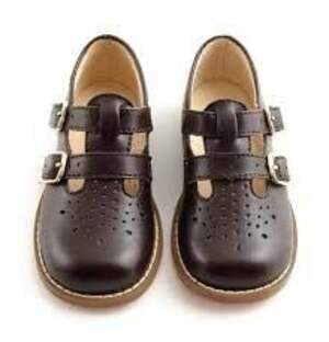 Footmates Danielle Brown Leather T-Strap Shoes Size 11.5 M
